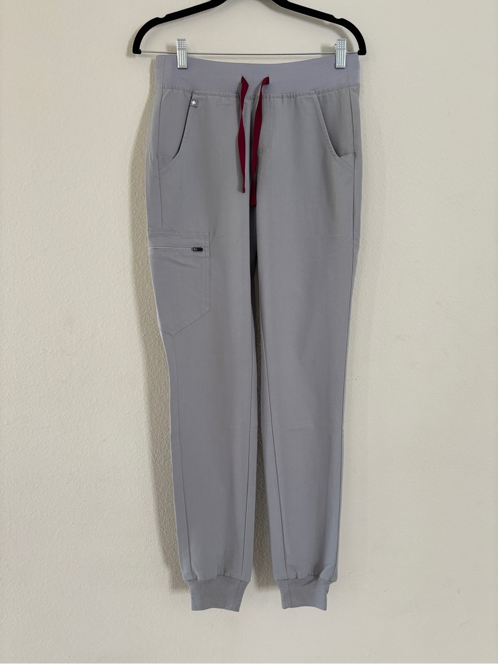 FIGS Zamora Jogger Scrub Pants Women’s XS Tall Gray Burgundy Drawstring